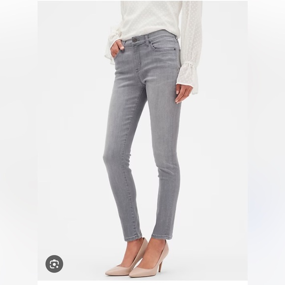 Banana Republic Denim - BANANA REPUBLIC SCULPT GREY SKINNY JEAN Size 6 office streetwear